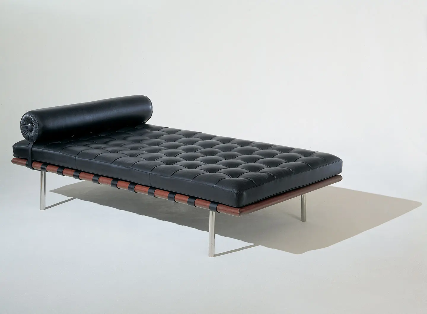 Barcelona® Couch by Ludwig Mies van der Rohe, Ph. Courtesy of Knoll