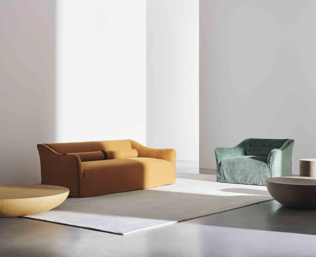 Saia: divano e poltrona / Heiko: tavolini