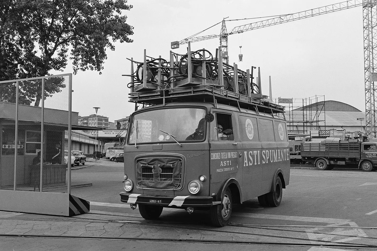 OM Leoncino truck at the 1967 Milan Trade Fair