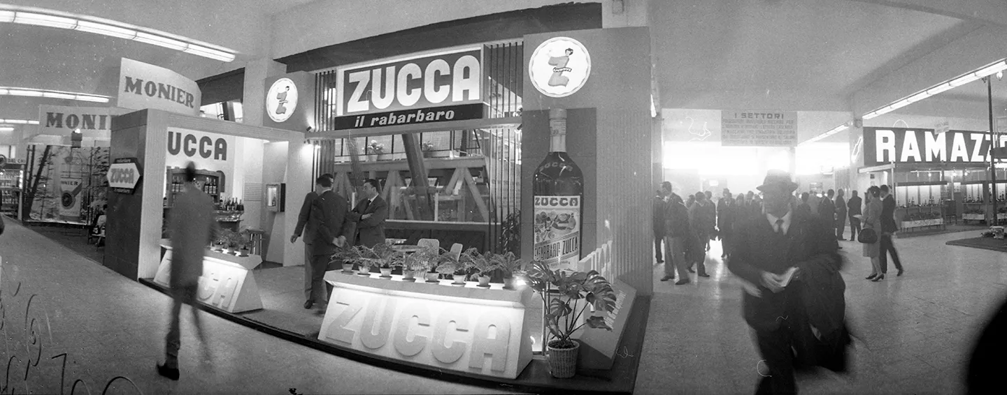 Stand Zucca Rabarzucca, Fiera Campionaria di Milano, 1963, bianco e nero