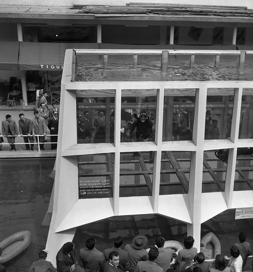 piscina, roberto menghi, fiera campionaria di milano, salone del mobile, milano