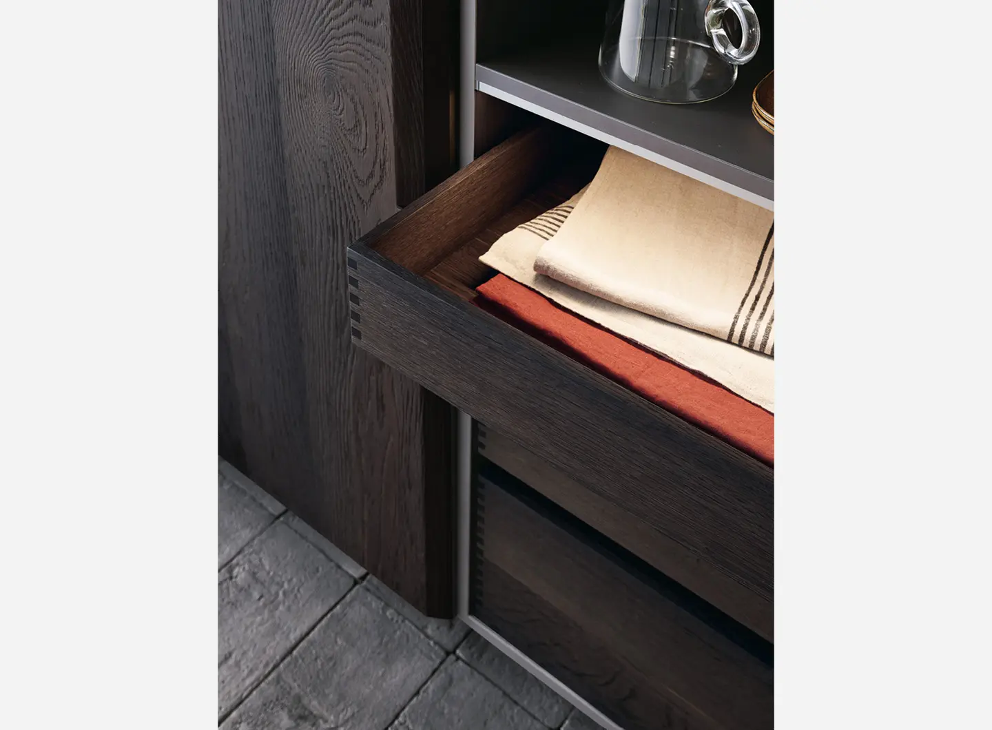 Shape, design by R&D Poliform
