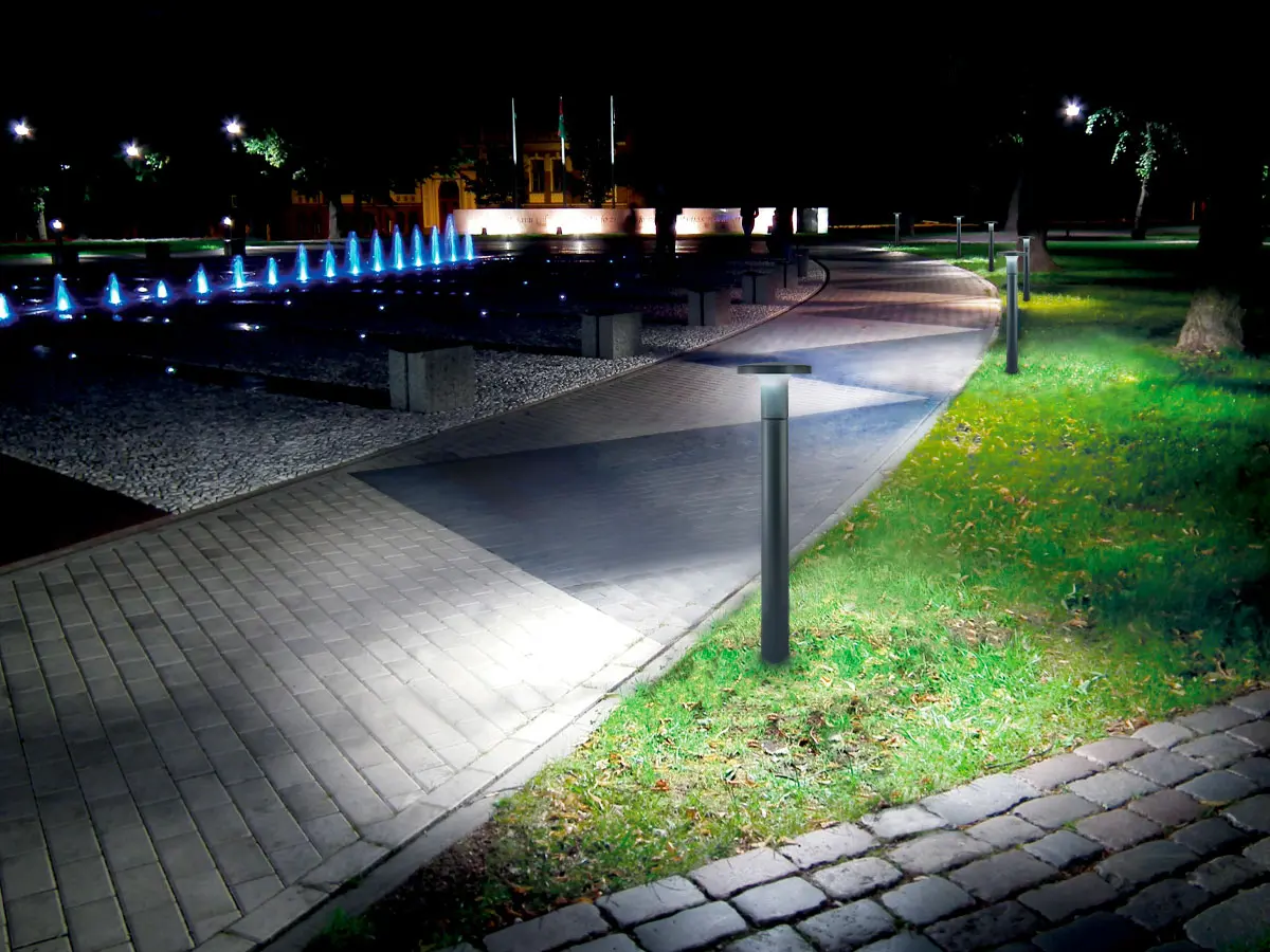Arcluce_MIKO_bollard