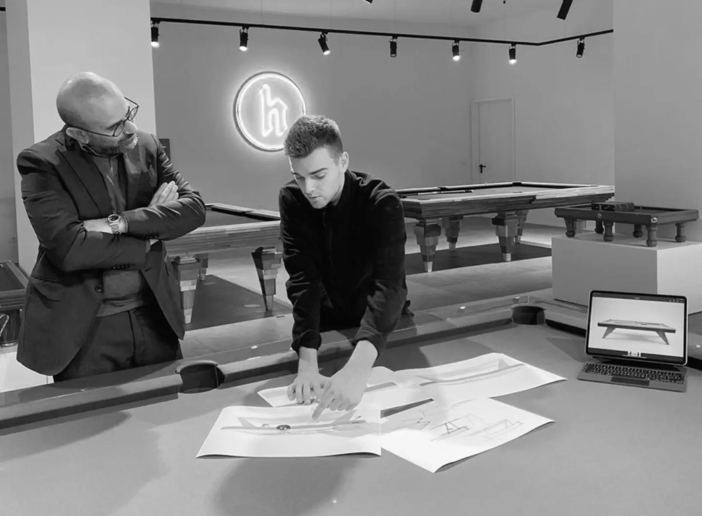 Aaron e architetto_bianco e nero.jpg