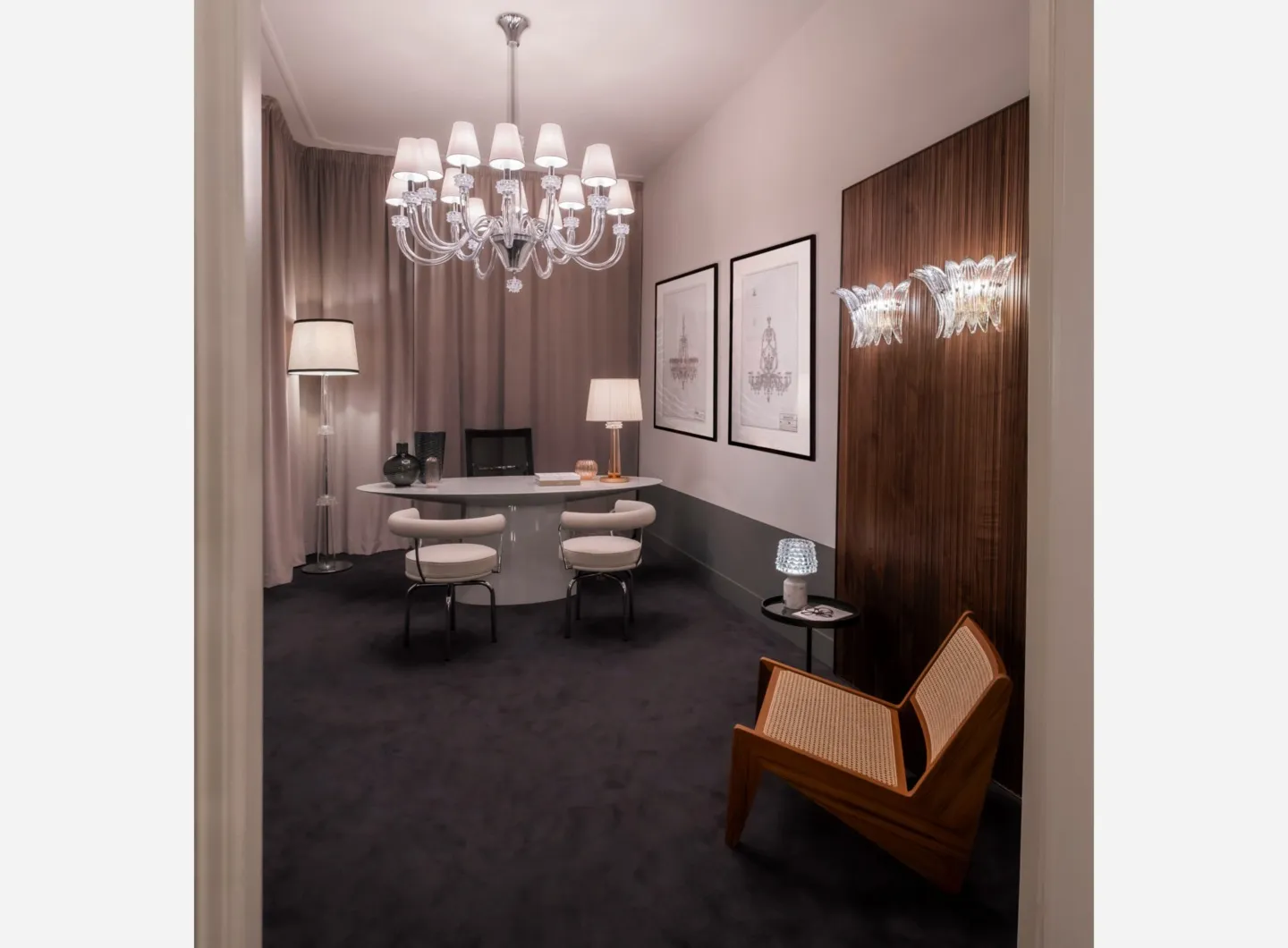 Showroom Barovier&Toso primo piano | Lampadario, lampada da tavolo e terra Amsterdam, lampada da tavolo Camparino, lampade da parete Palmette