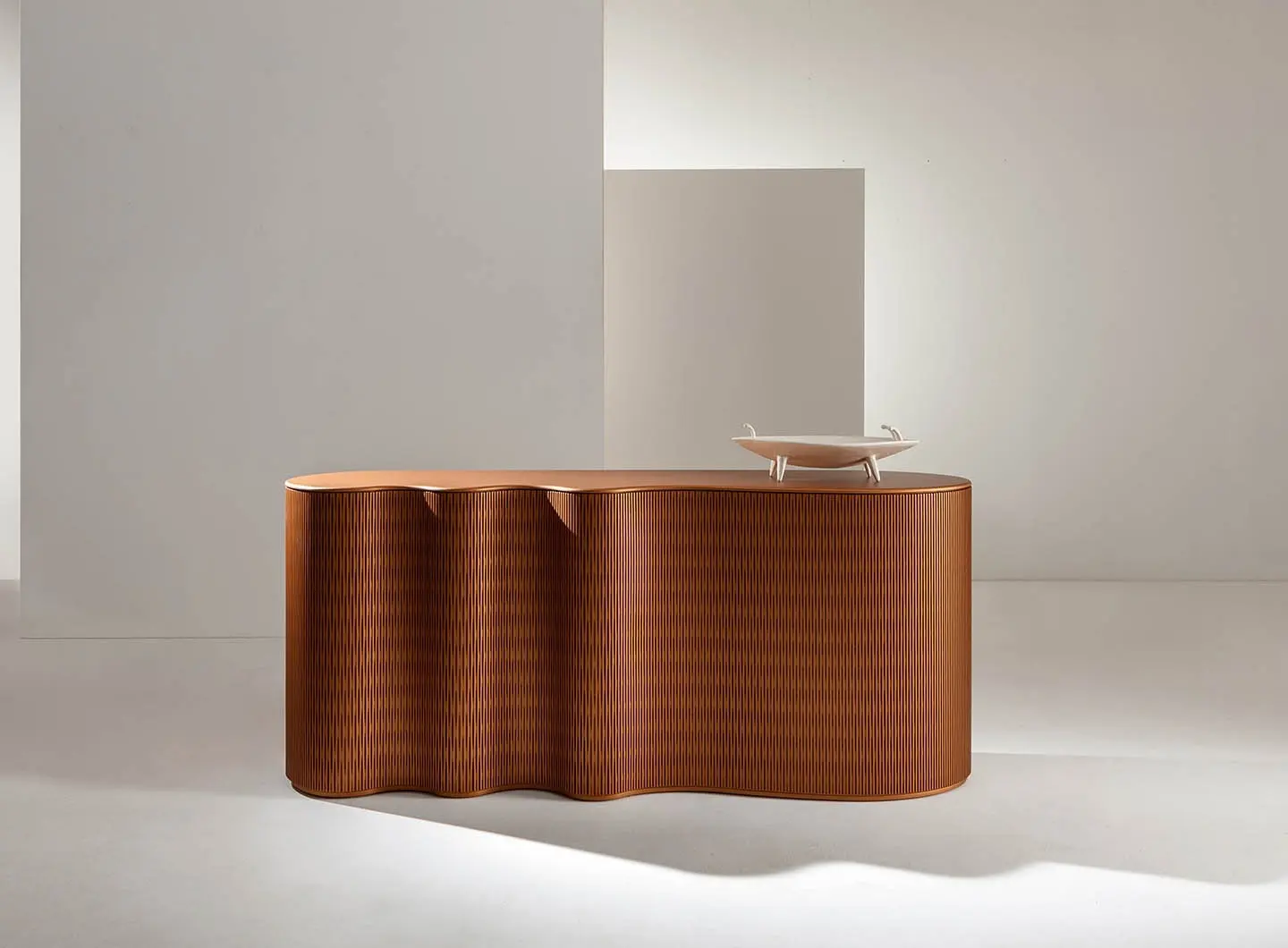 laurameroni_modern_infinity_console_00.jpg