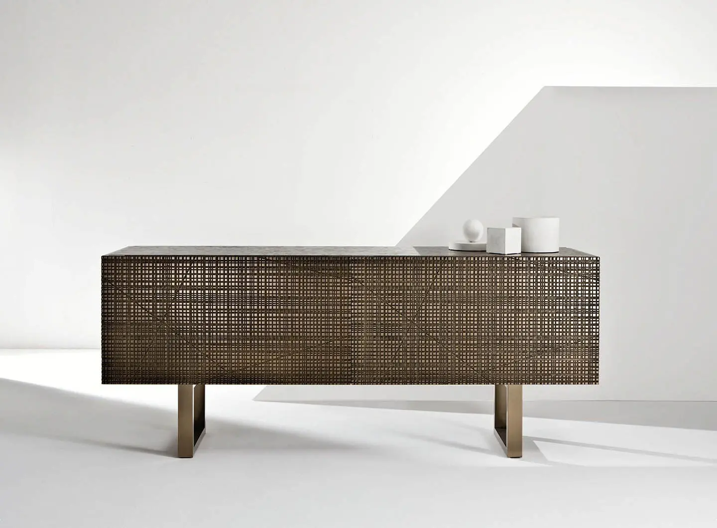 laurameroni_maxima_sideboard_dresser_collection_02.jpg