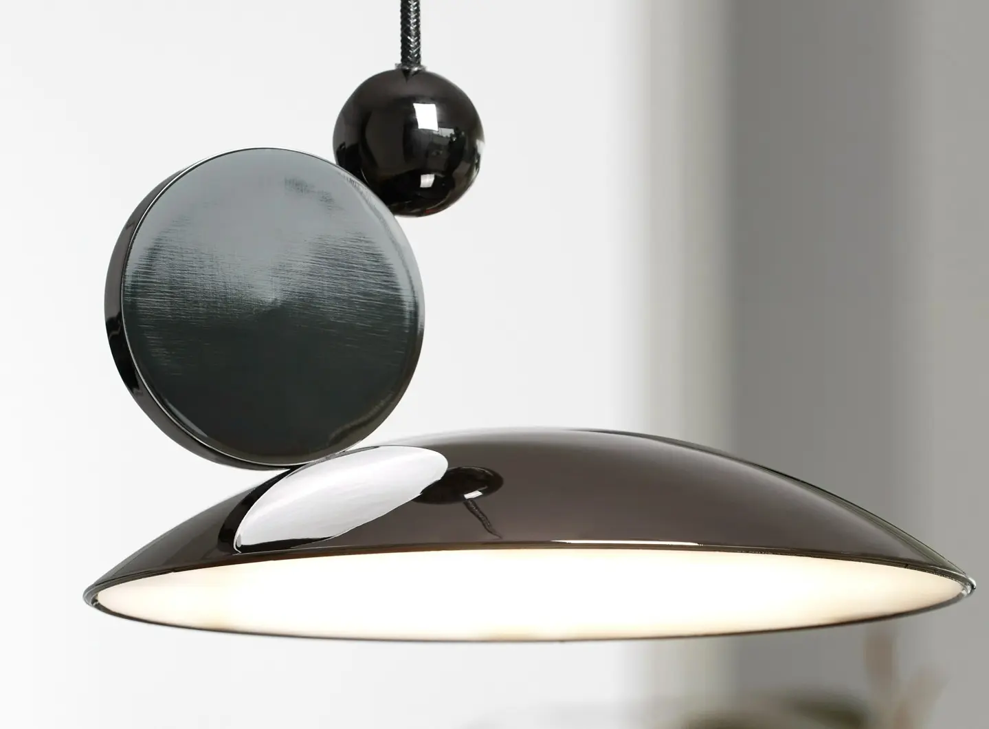 Suspension_lamp_Equilibrium_1001034_bright_black_nickel_Carpyen_HD.jpg