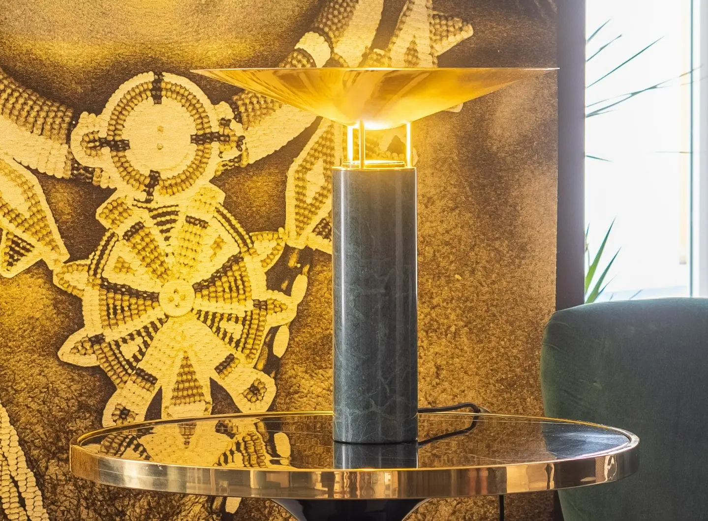 Table_lamp_Rebound_1003015_green_marble_ON_lifestyle_Carpyen.jpg