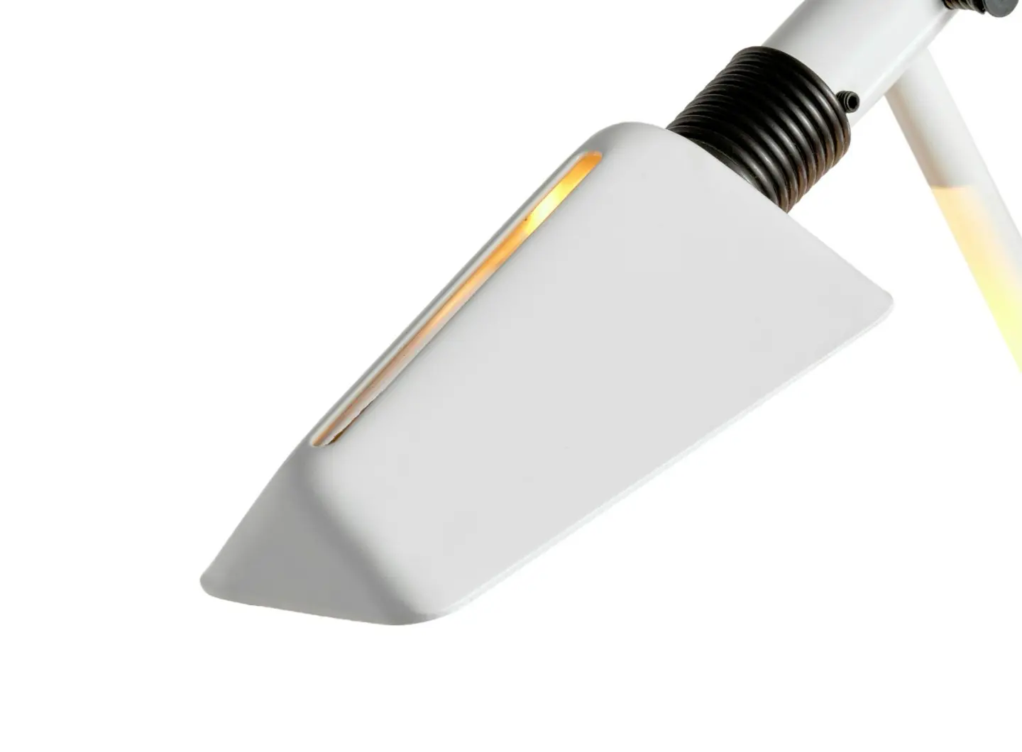 Table_lamp_Tema_7421100_white_ON_detail_Carpyen.jpg