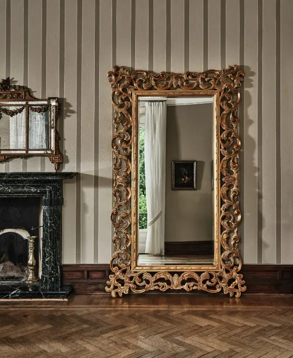 Carved frame with mirror - Cromie Collection vol. I