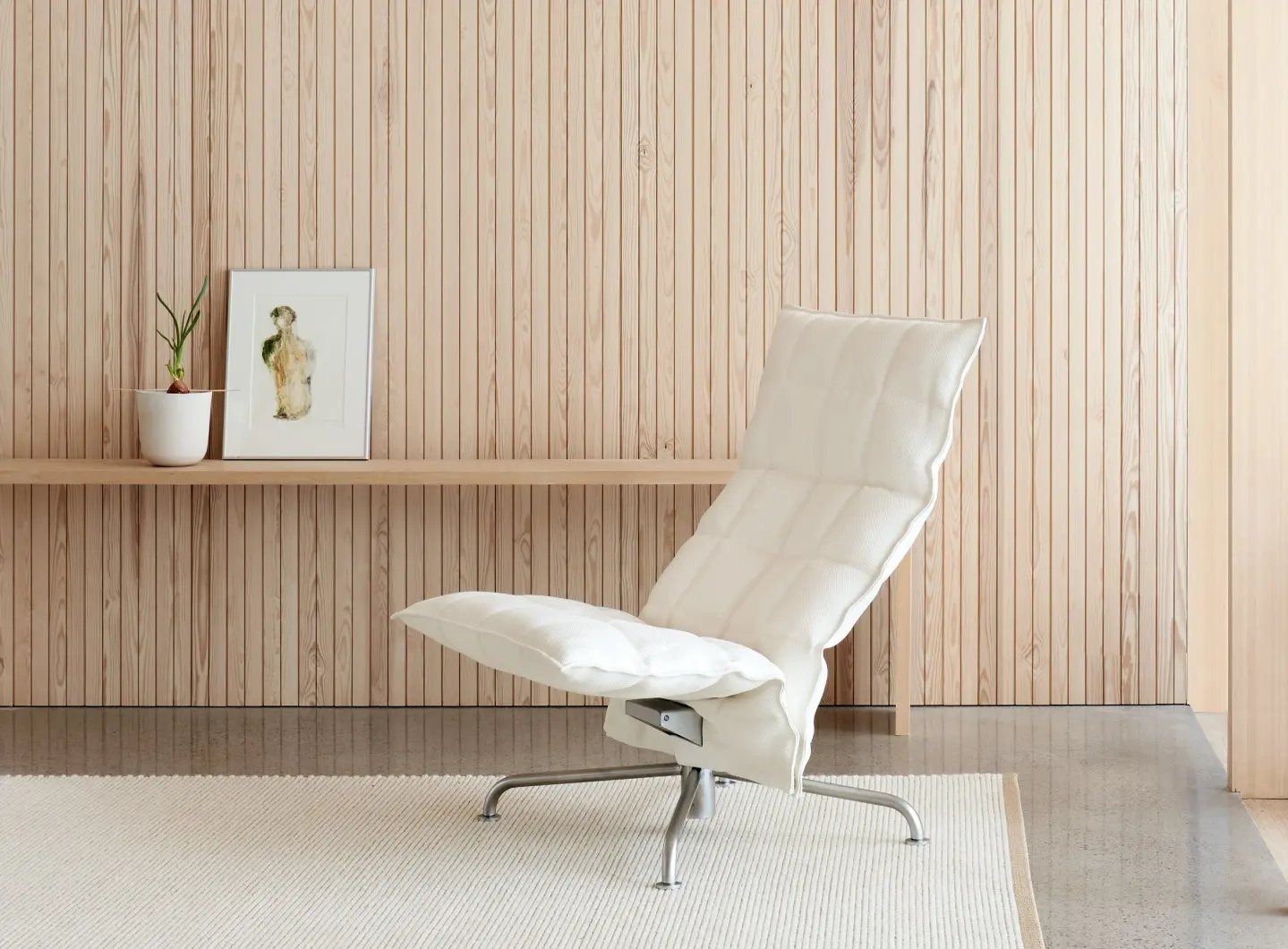 Narrow__46027_Swivel_k_chair_star_base_Sand_white_upholstered_Minore_rug.jpg