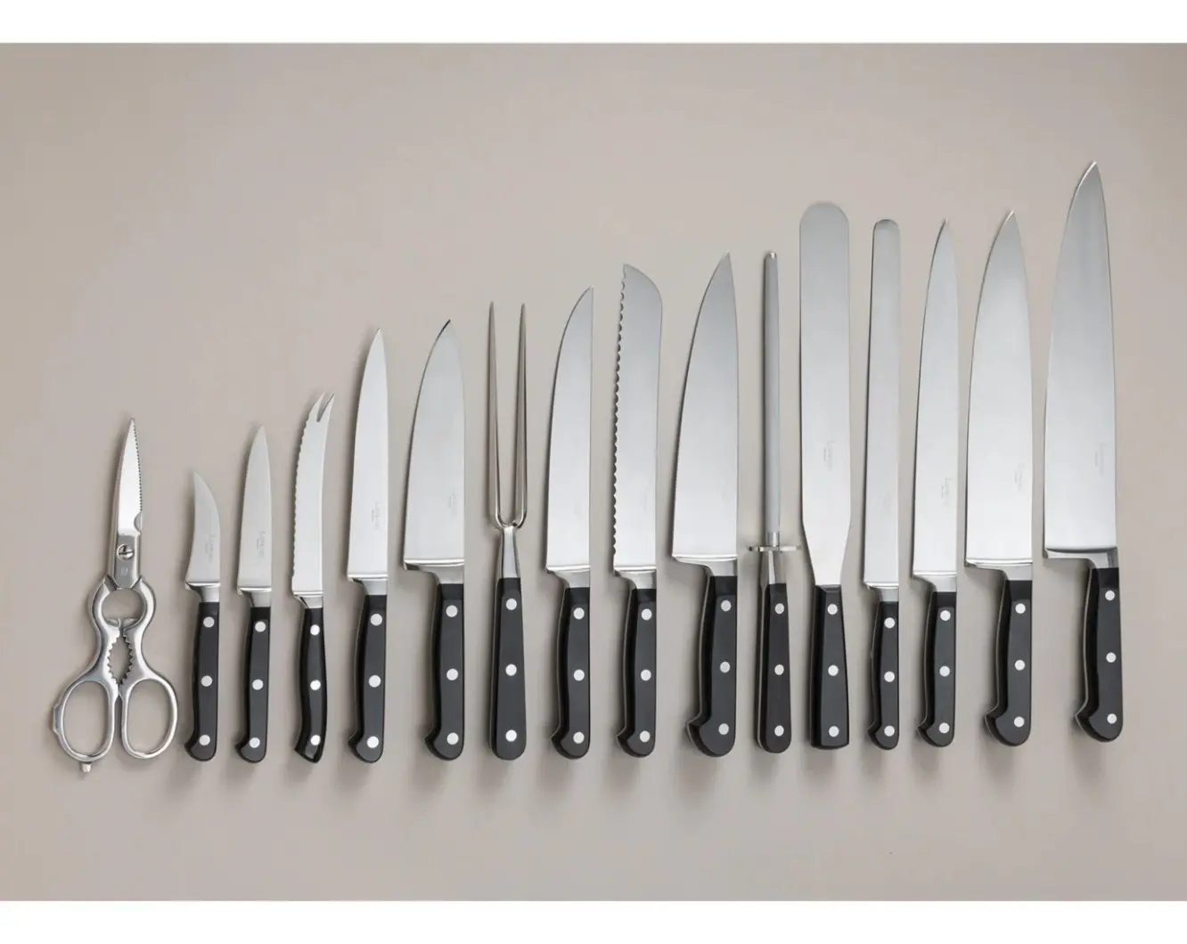 561_003_set_coltelli_da_cucina_grande_1000x.jpg_copy_2.jpg