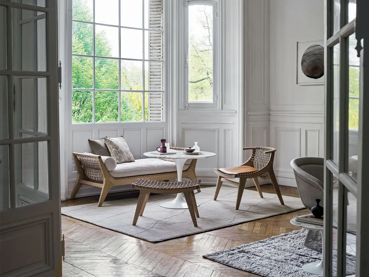Knoll - Saarinen Lounge-Height Table by Eero Saarinen, Ph. Federico Cedrone
