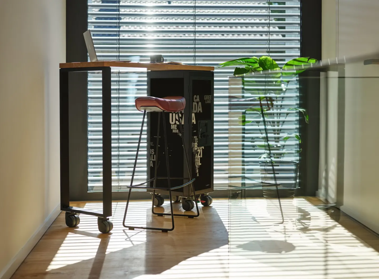 bordbar black world map black & bordbar hightable by JANUA black