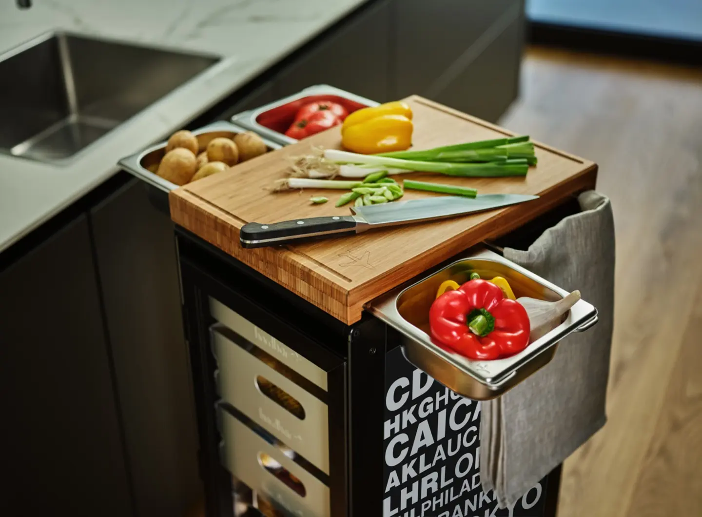 bordbar black airports grey & serving equipment | Neue Frankfurter