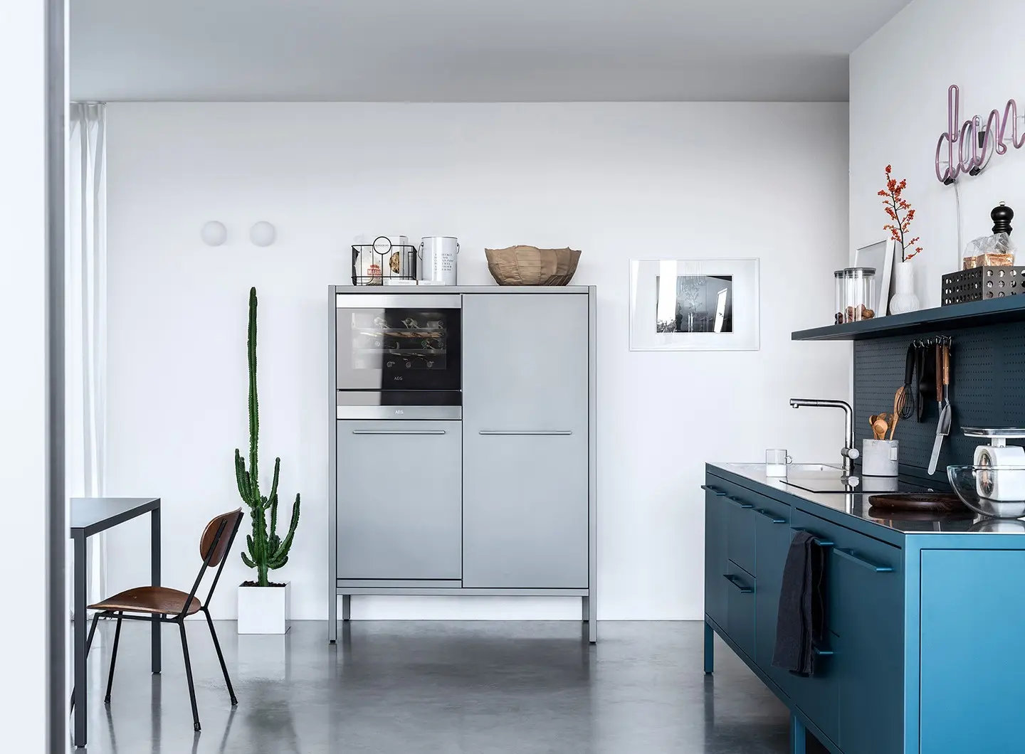 Fantin_web_inspirations_Frame_Kitchen_Tall_Units_04.jpg
