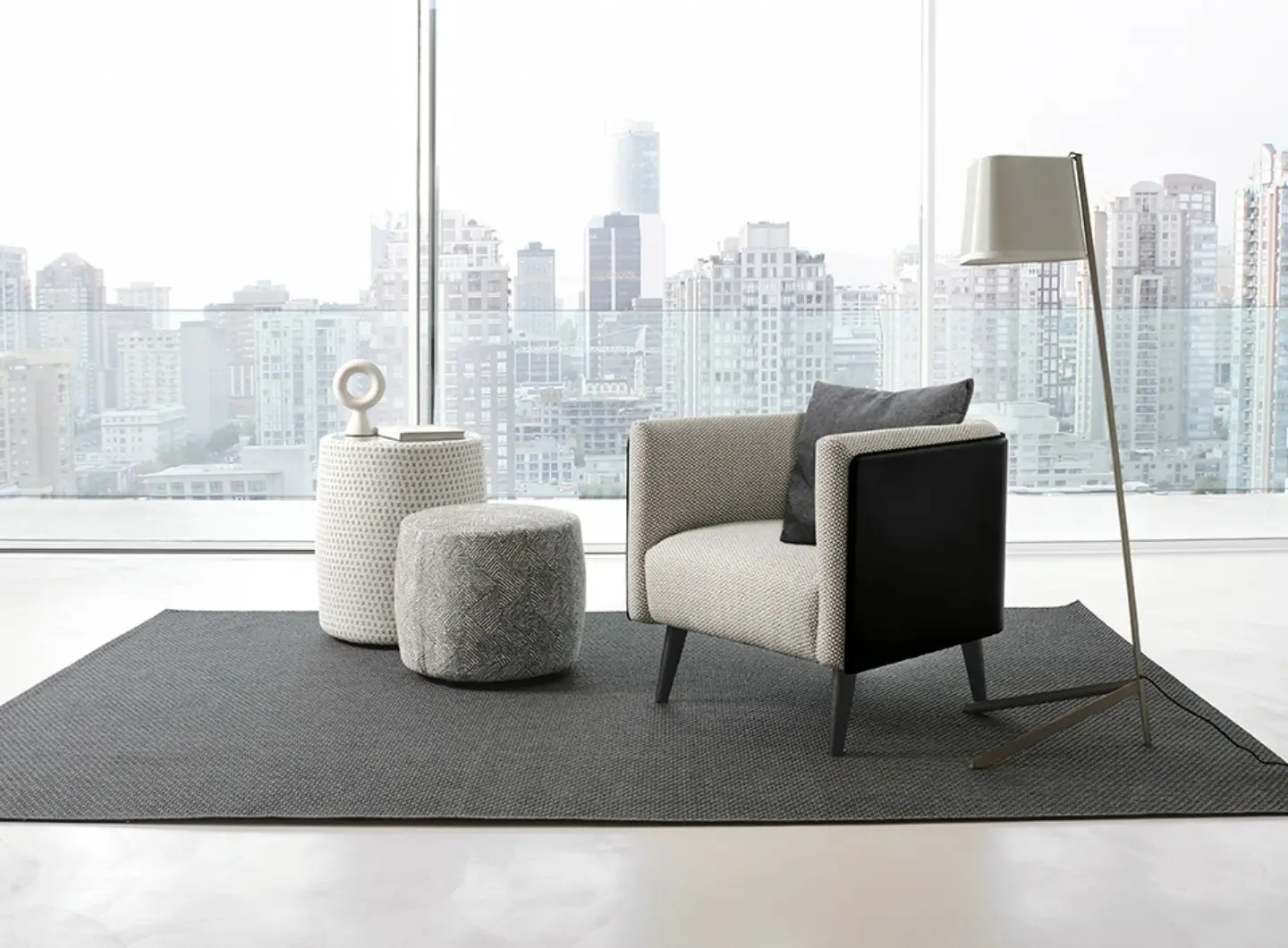 CTS Salotti - Collezione Plaza e pouf Domino.