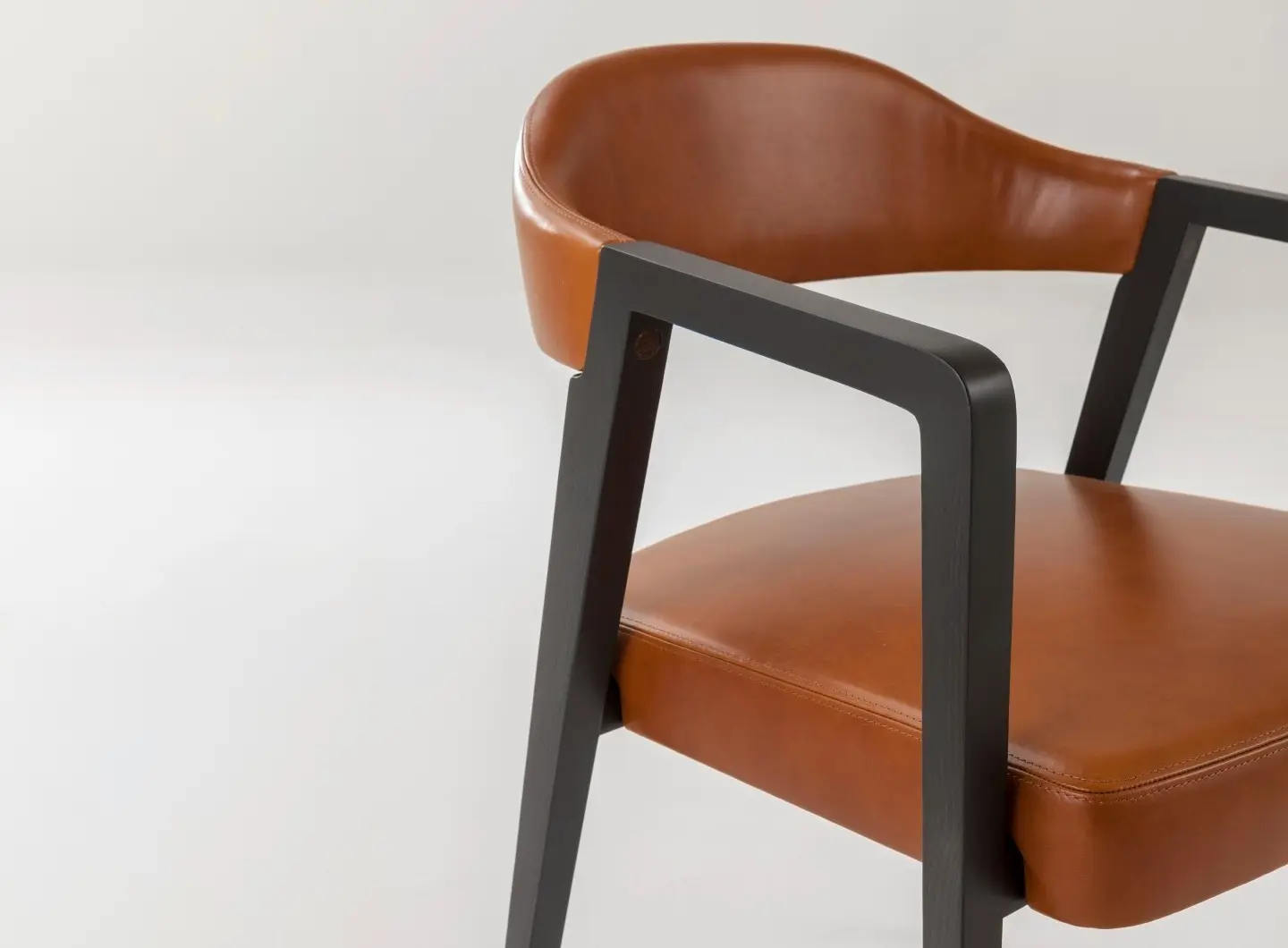 laurameroni_kris_modern_custom_chair_07.jpg