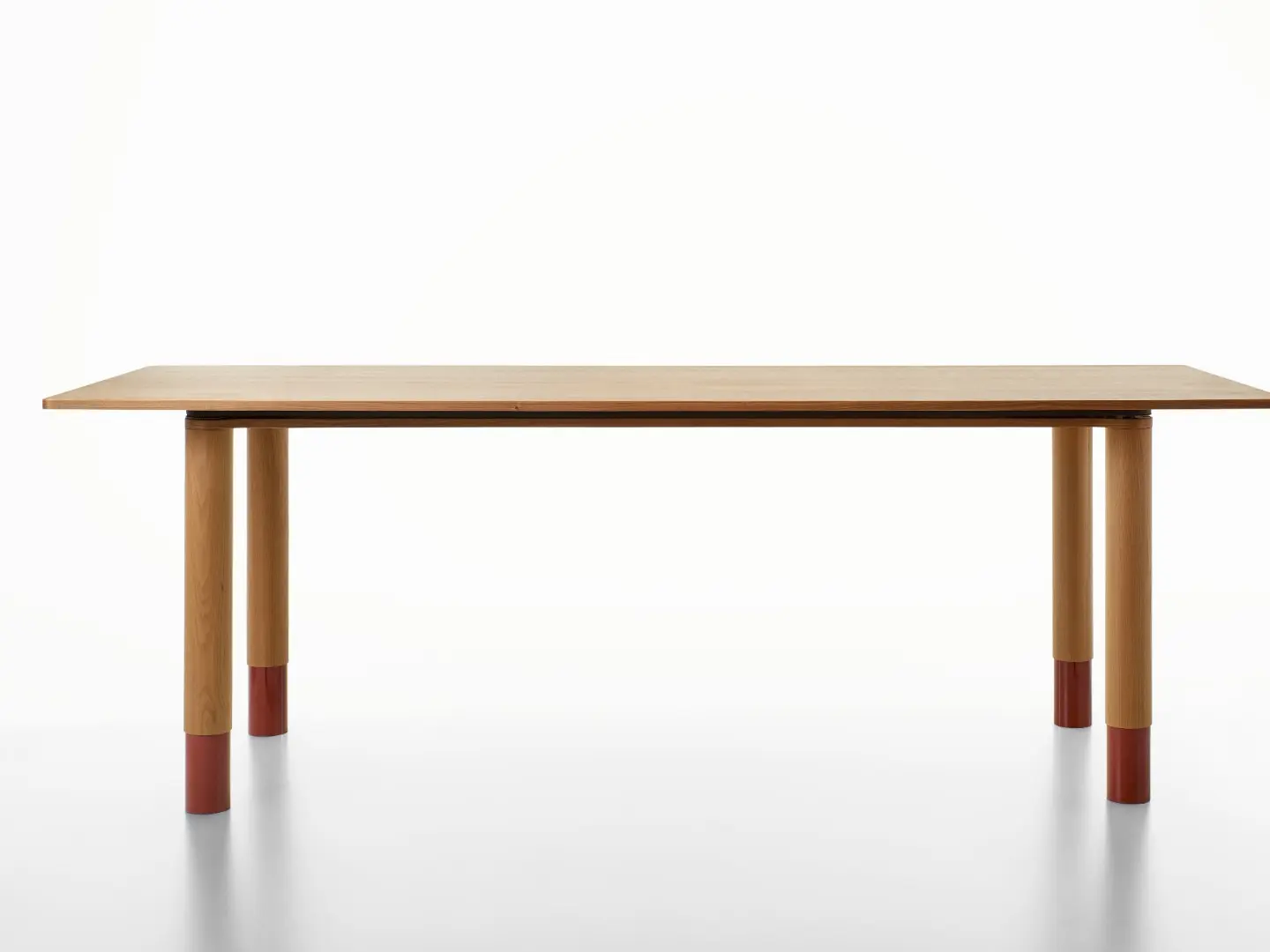 Nastro table, designed by Daniel Rybakken