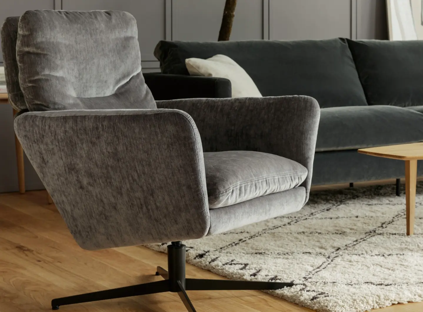 AMY_interior_armchair_elyot_14_grey_3.jpg