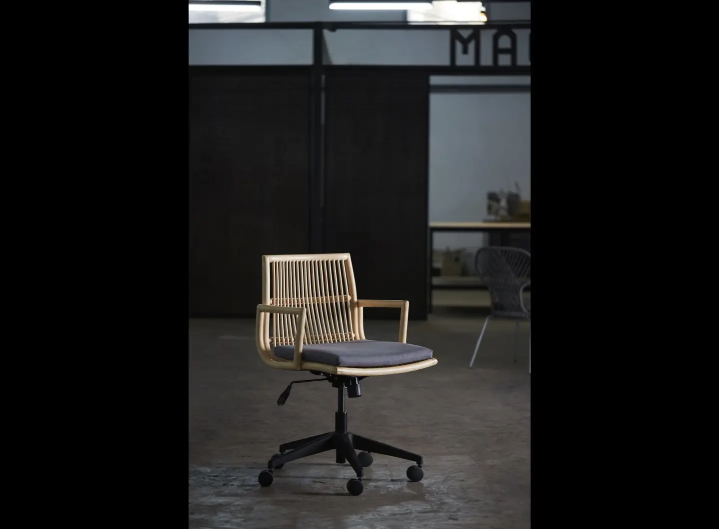 Matala Swivel Chair