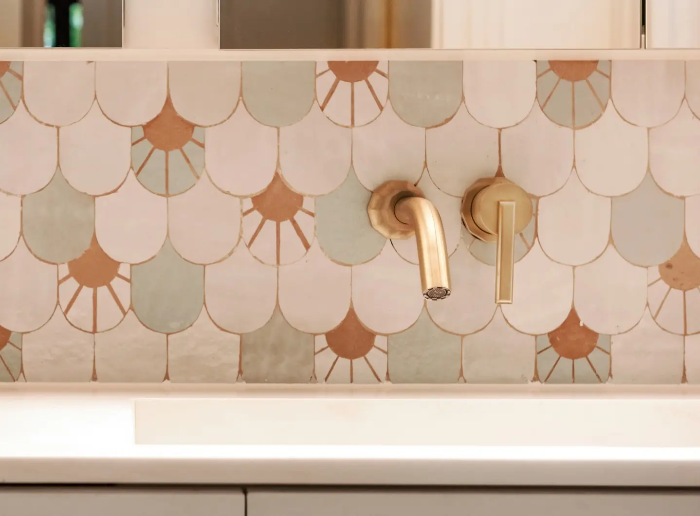 PLUME MODEL by Salima Filali_Backsplash bathroom