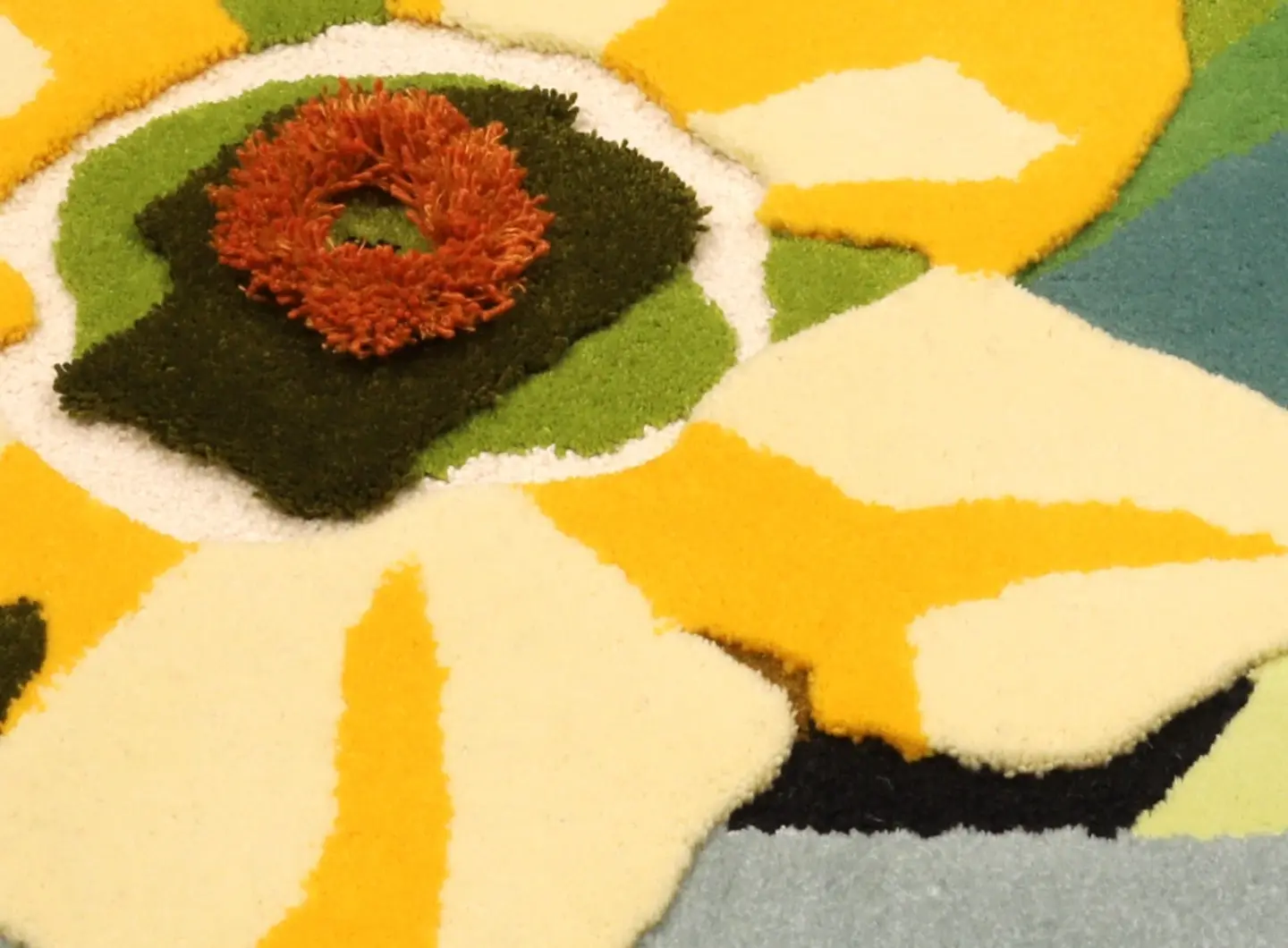 Carpet_Edition_KenScott_VANITA__Wall100_Var.1_Detail_3.jpg