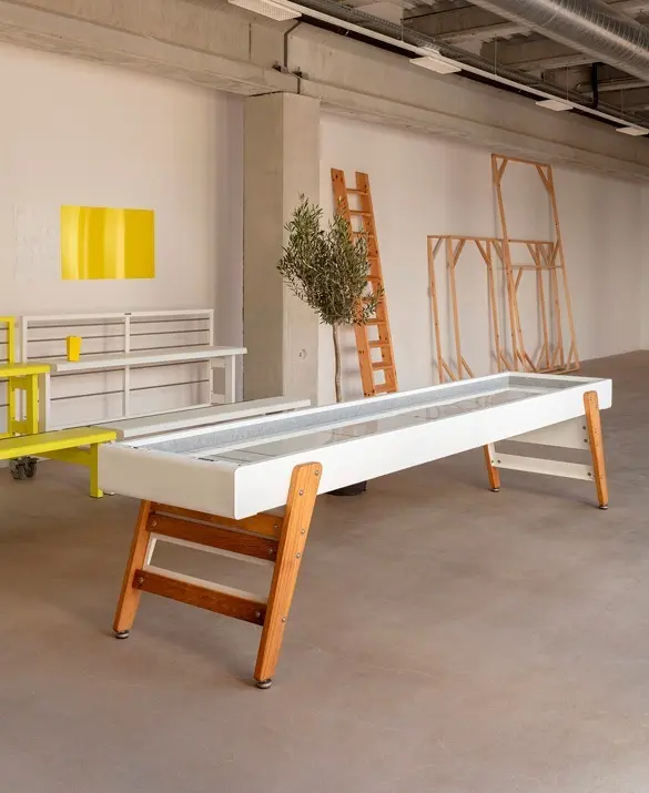 RS Barcelona Track shuffleboard table