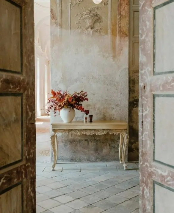 ART. 9339 - CONSOLE IN CARVED WOOD 