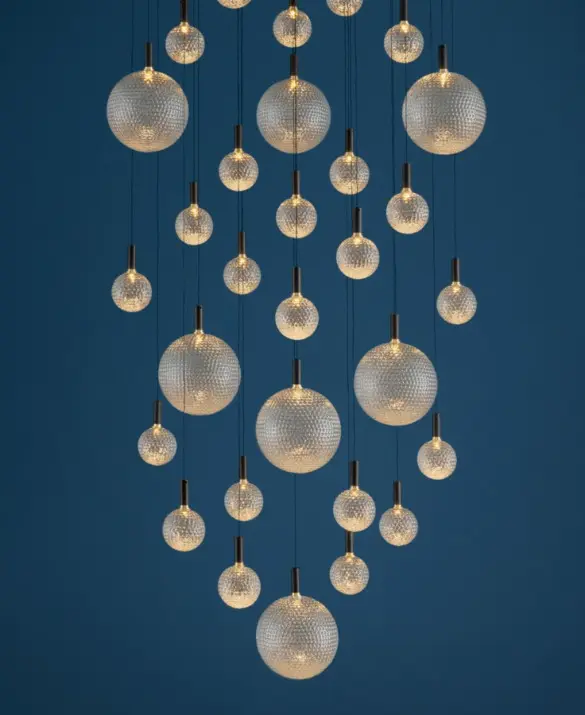img_top_par_18_chandelier.jpg