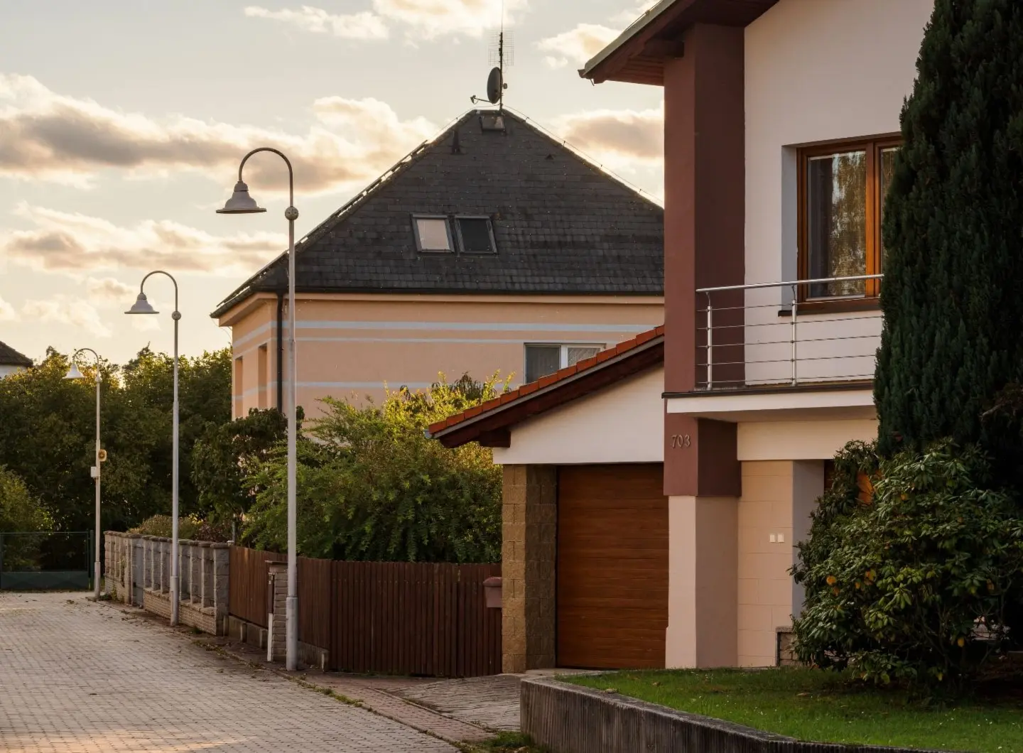 Veselí nad Lužnicí, lampade modello Moravia colore bianco