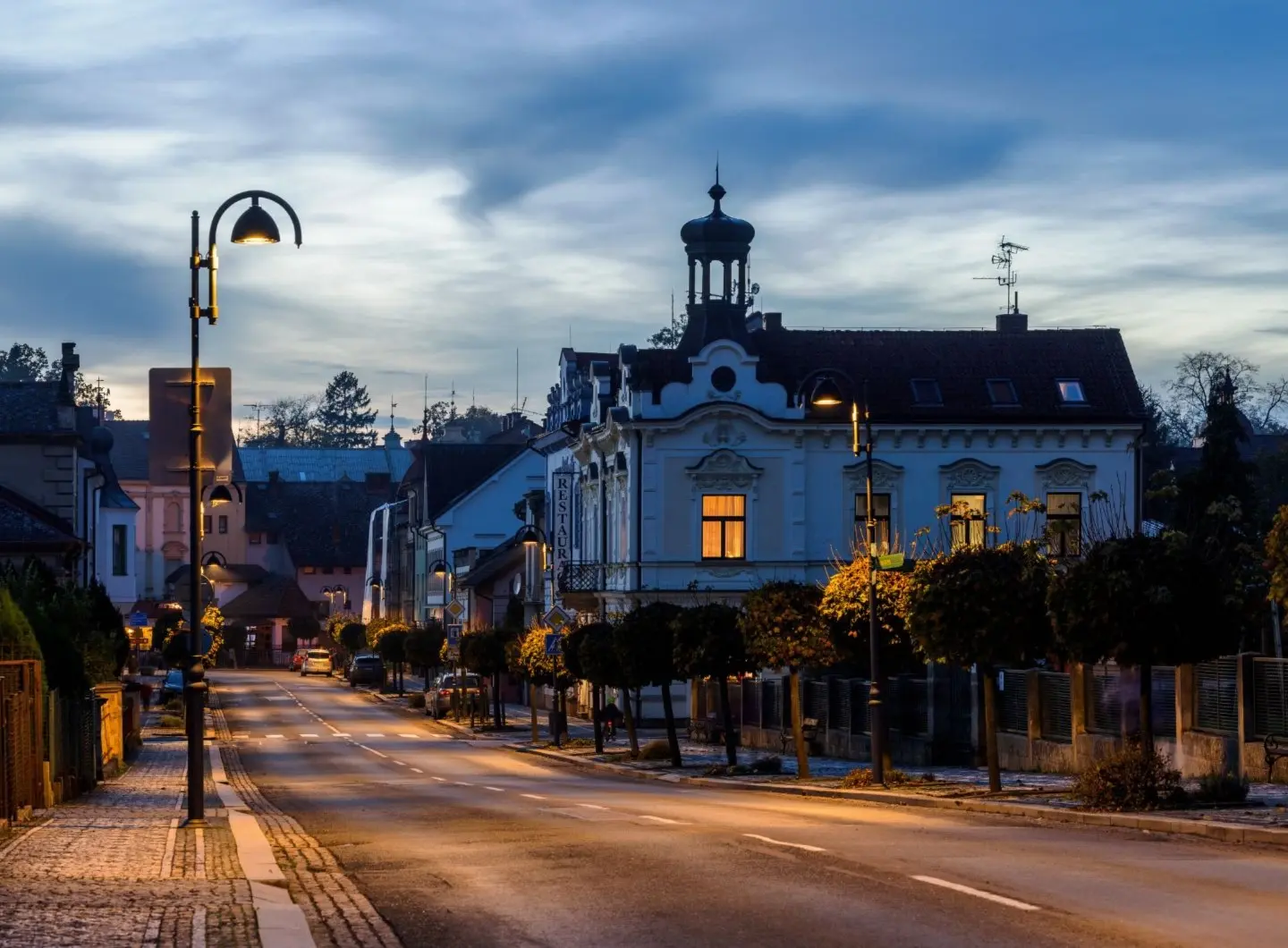Lázně Bělohrad, lampade modello Vieste di colore nero