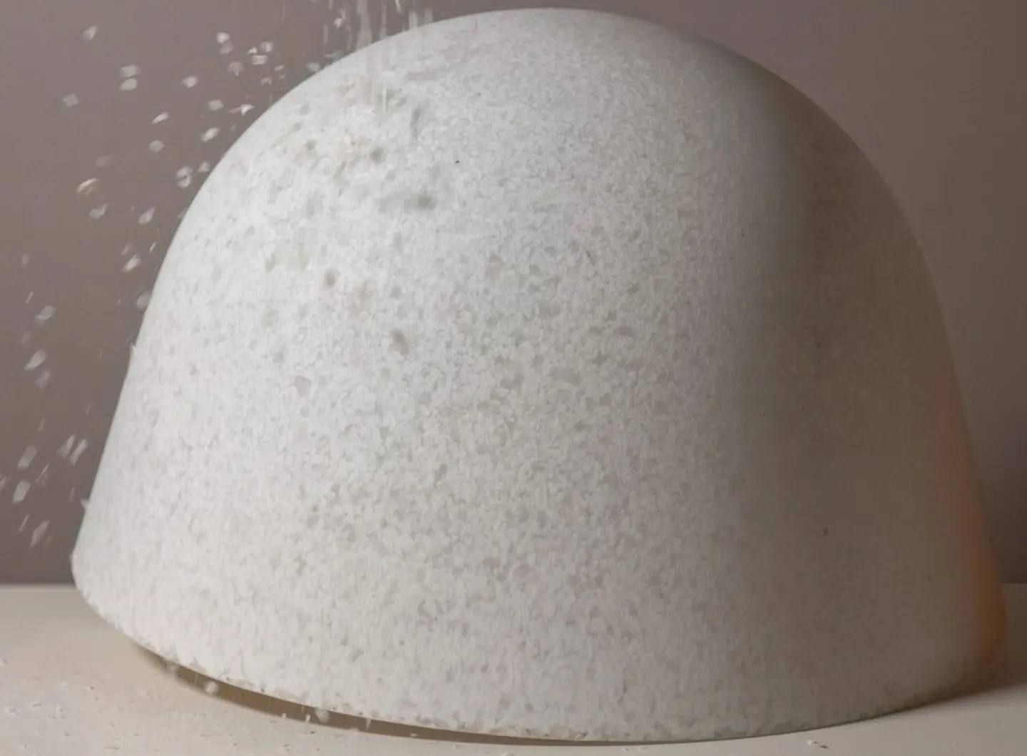 Dettaglio scocca  Lorelux® in plastica riciclata – modello Cloche
