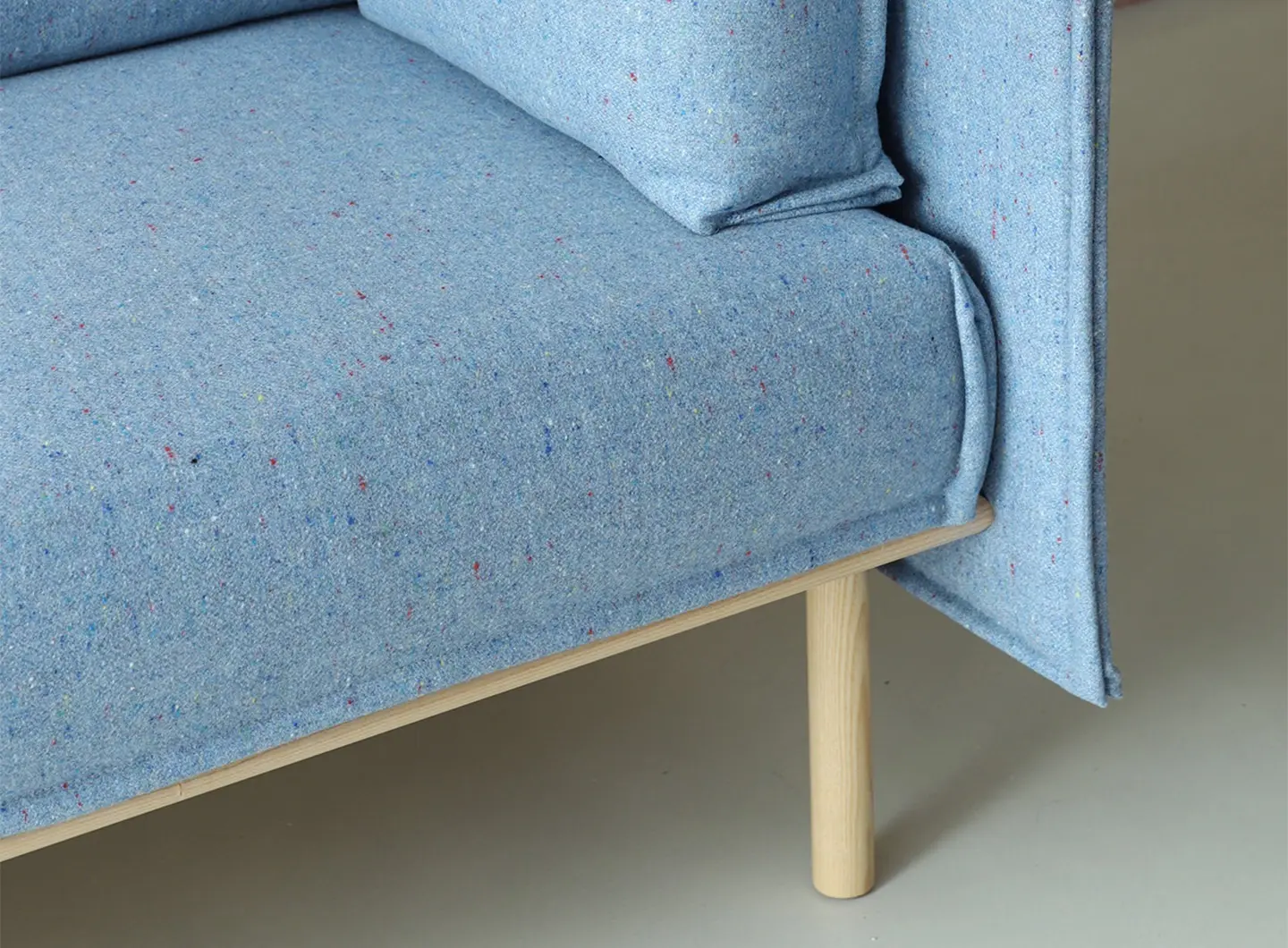 ASKIA - Ripple Sofa Detail