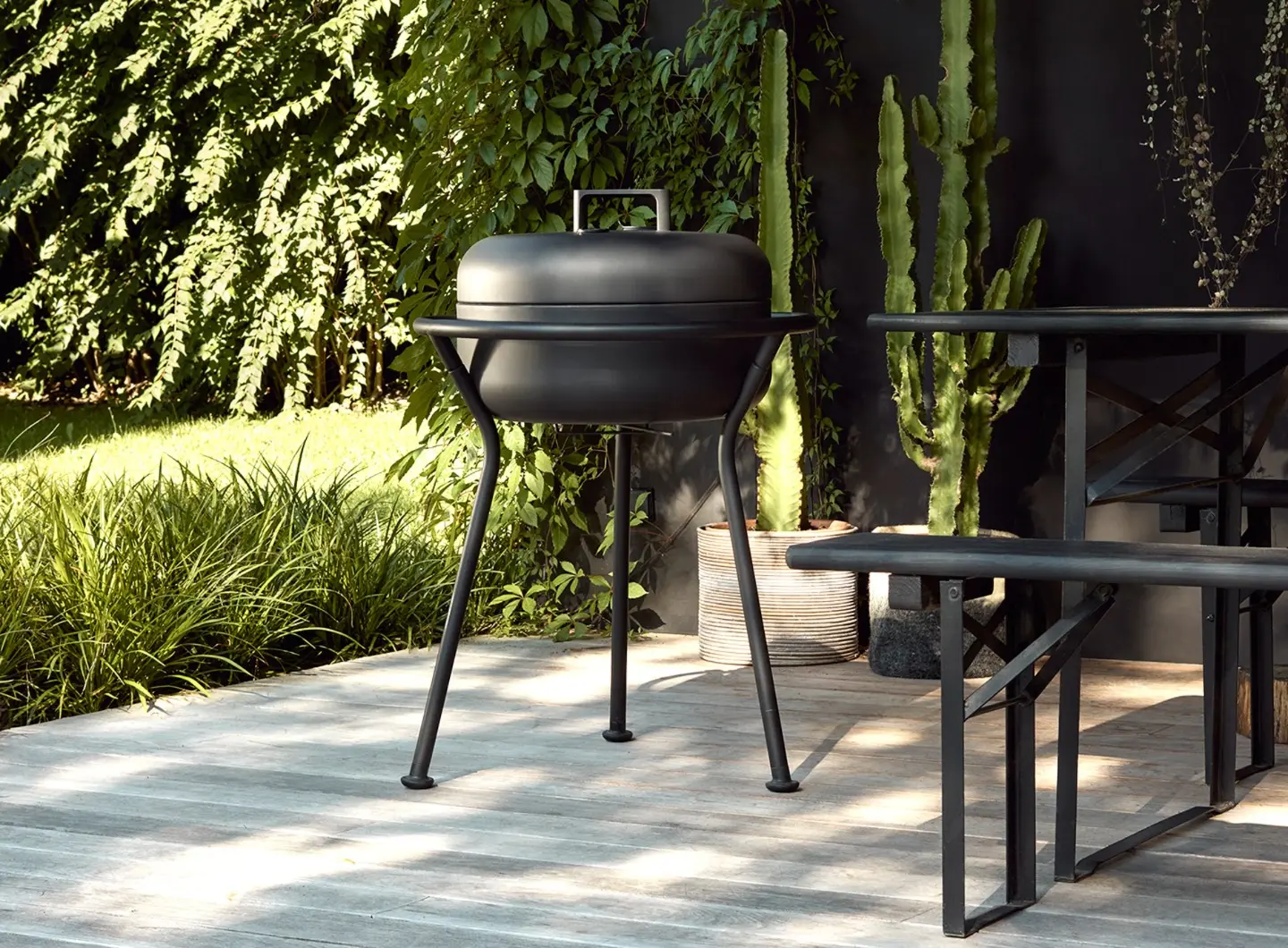 ZEE_koro_barbecue_black_2.jpg