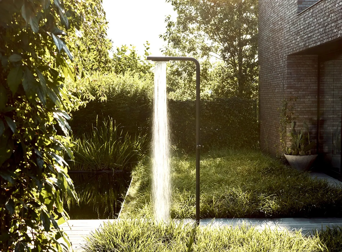 ZEE_levantine_outdoor_shower_black_2.jpg