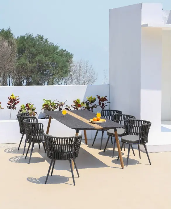 Mamagreen - Daisy Dining Table