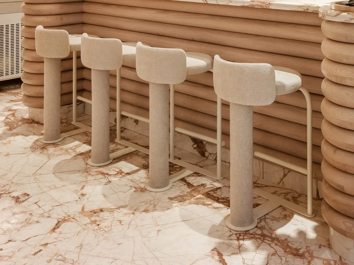 woo_ISaloni_site_Fox_stool_2.jpg