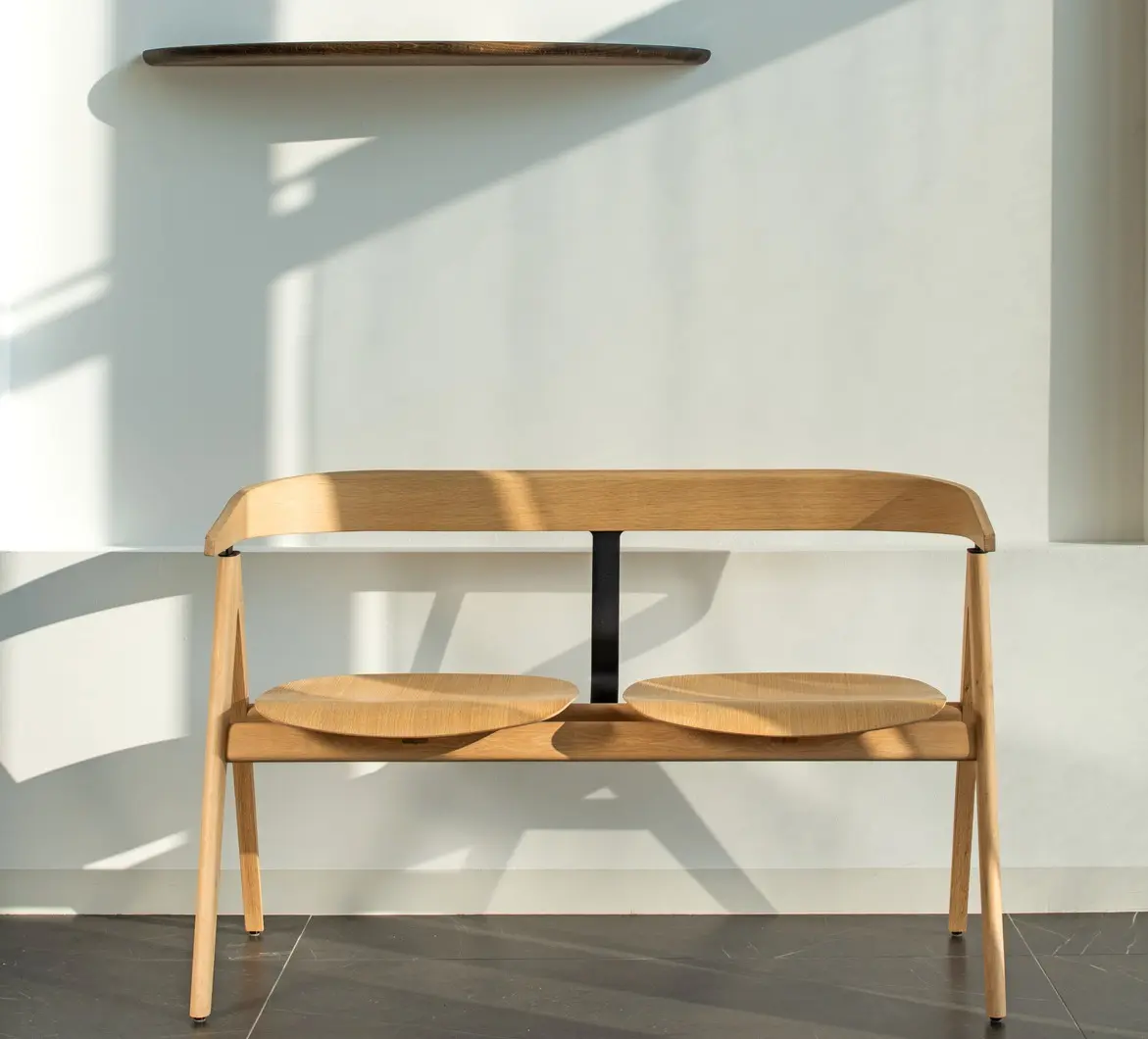 ava_bench_120x77.5x53_oak_white_1015_veneer_1_mu_floating_shelfes_oak_smoked_163_40_142_gazzda.jpg
