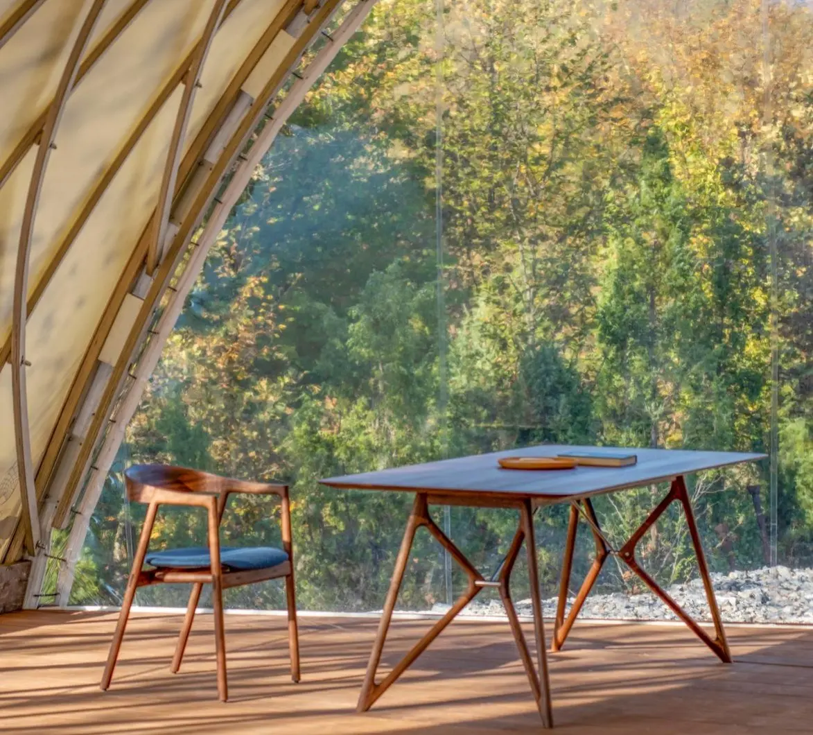 muna_chair_54x53x75_walnut_natural_vidar_petrol_0733_tink_table_walnut_0_5_gazzda.jpg