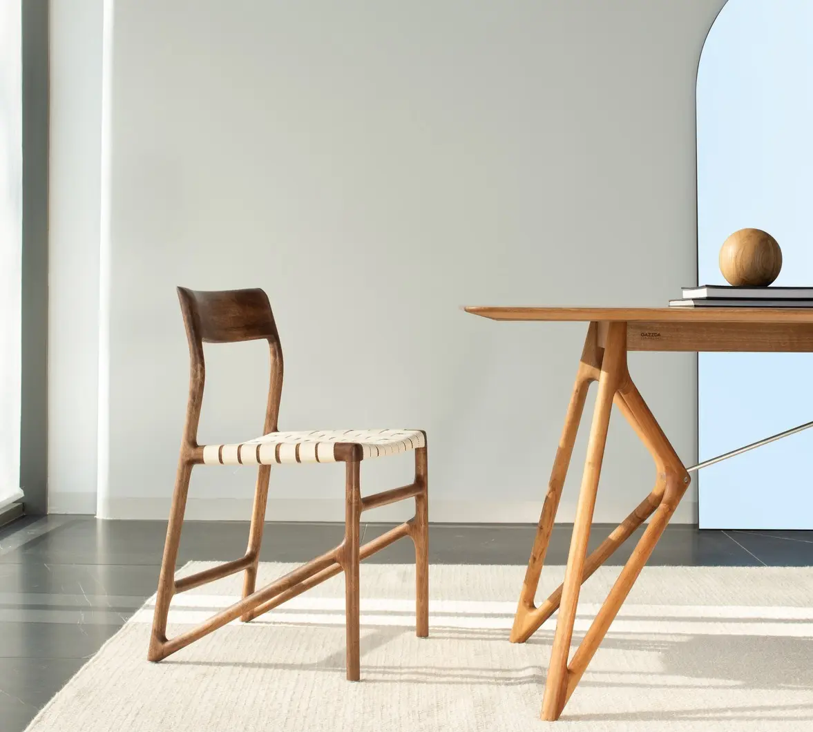 tink_table_fawn_chair_walnut_webbing_white_01_02_gazzda.jpg