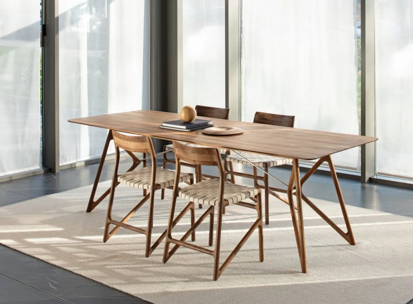 tink_table_fawn_chair_walnut_webbing_white_01_11_gazzda.jpg