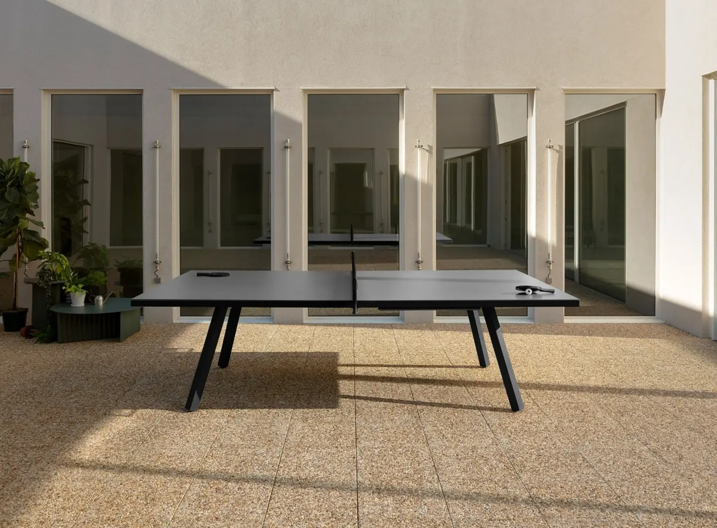 RSBarcelona_youand_me_monochrome_pingpongtable_slide_01.jpg