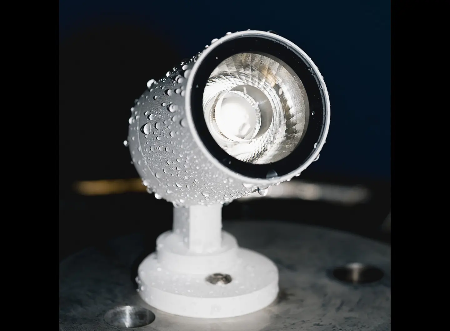 pivot-b-lucelight