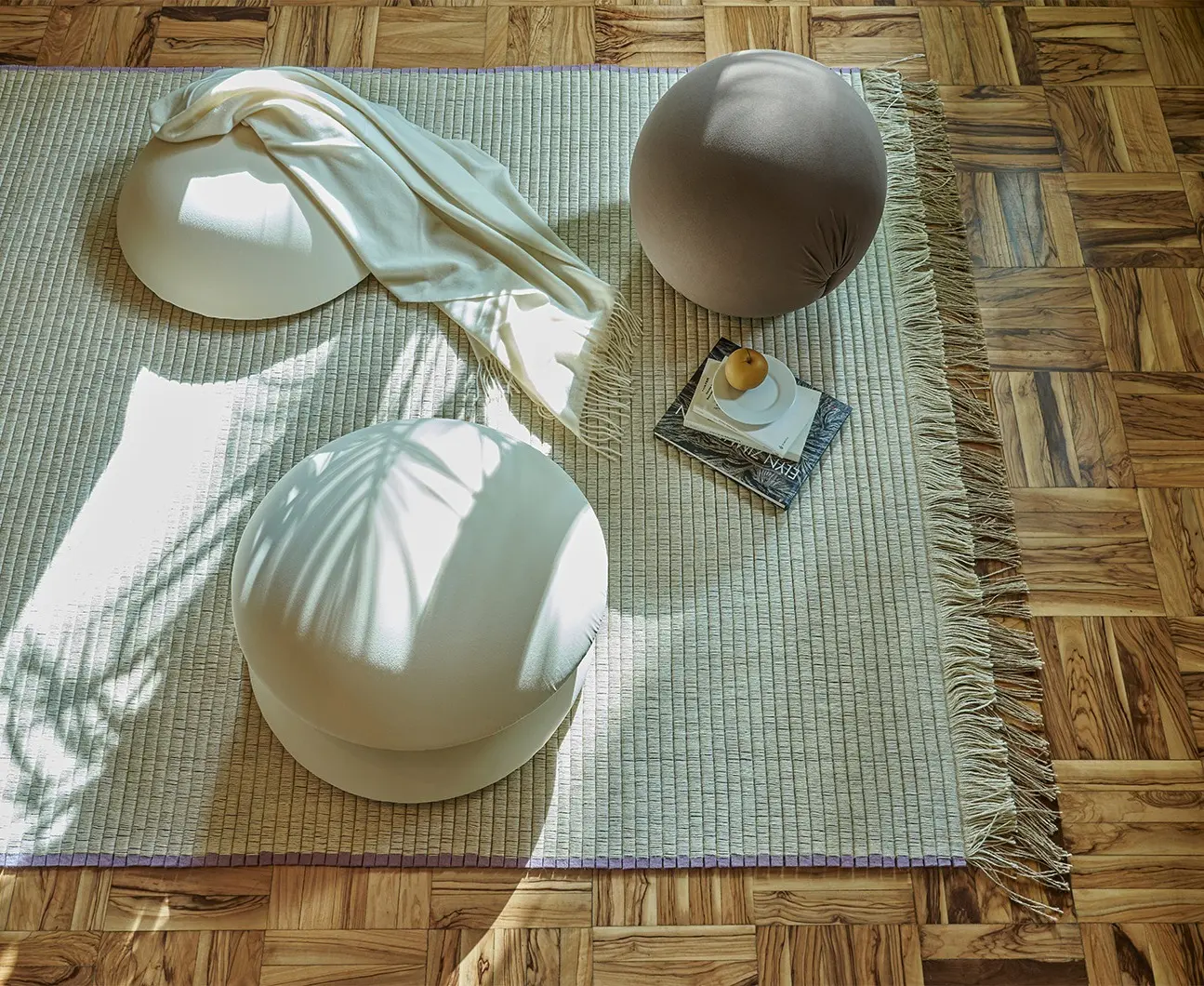 Baleri_Italia_Tatino_Pouf_img_slider_01.jpg