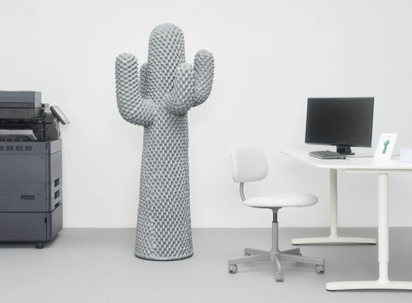 gufram_DroccoMello_BoringCactus_SetPhotos_01.jpg