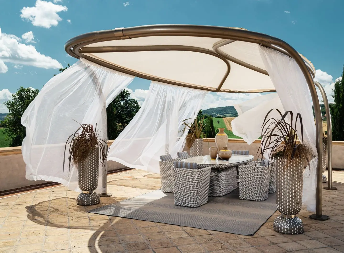 Sunlight gazebo and Twilight dining set - Sublime Dolcefarniente Outdoor collection