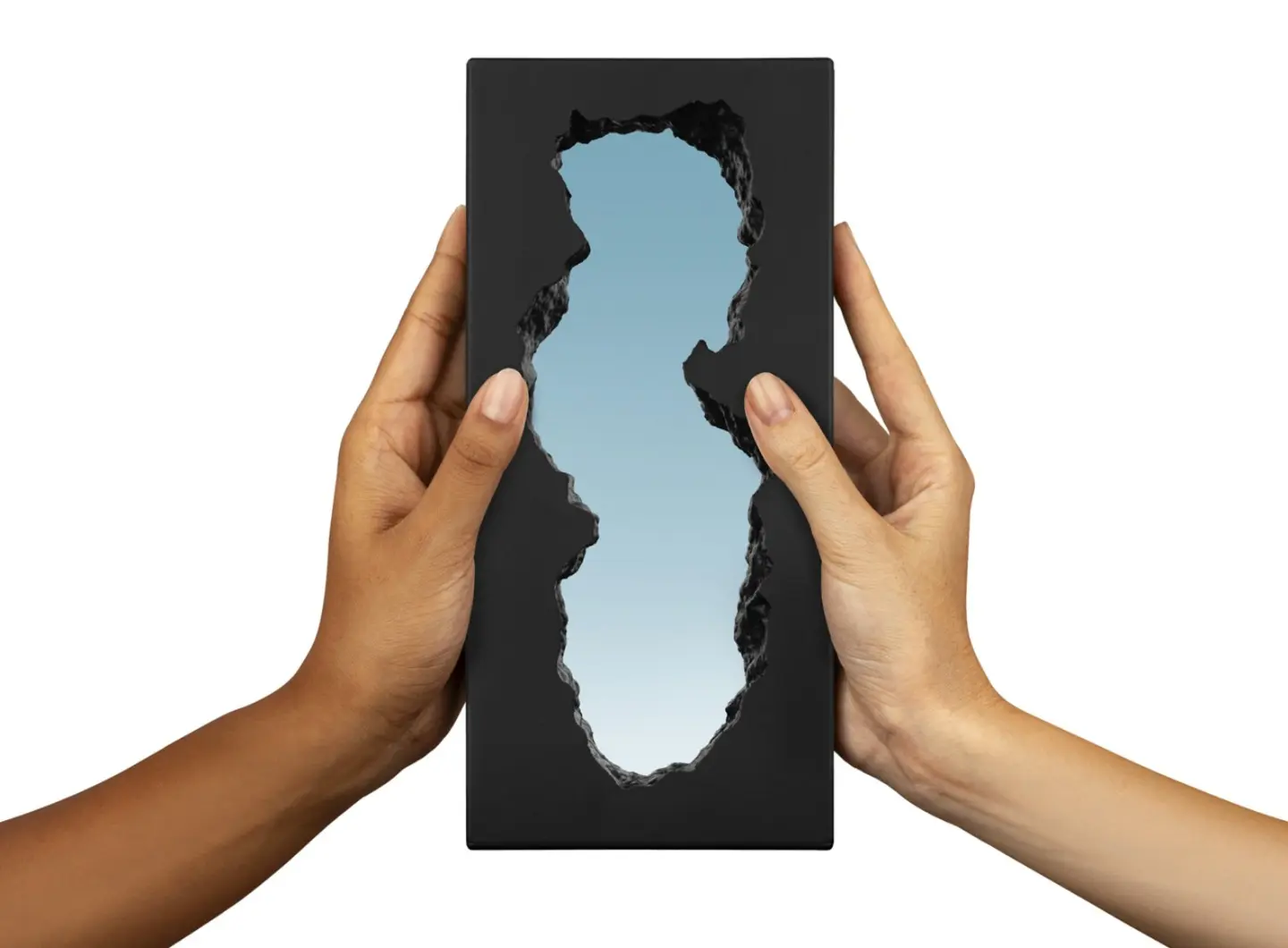 guframini_Broken_Mirror_Black_Still_life_10.jpg
