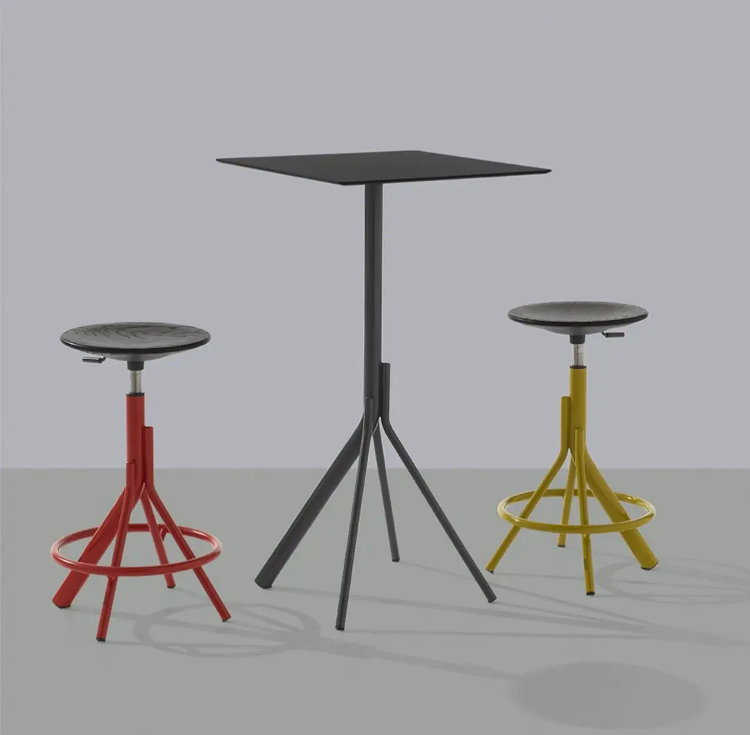 et_al_main_seat_and_table.jpg